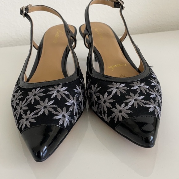 Trotters Kimberly Dress Pump - Picture 5 of 12